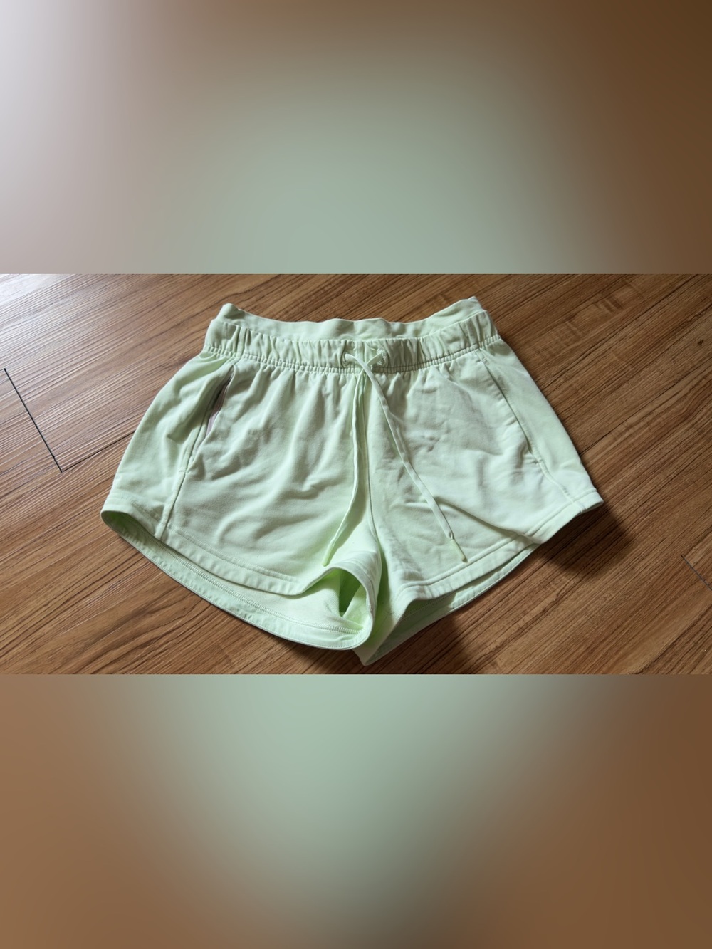 Lululemon Inner Glow Short 3" *Terry
Crispin Green